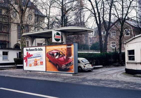 Max Regenberg: Tankstelle, 1980, Köln, DE © Max Regenberg, Courtesy Galerie Thomas Zander, 2016