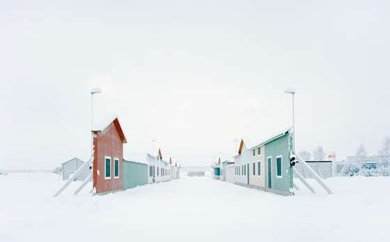 Gregor Sailer: "Carson City VI / Vårgårda, Sweden", 2016 aus der Serie "The Potemkin Village" C-Print, 95 x 120 cm, Ed. 5 + 2 AP